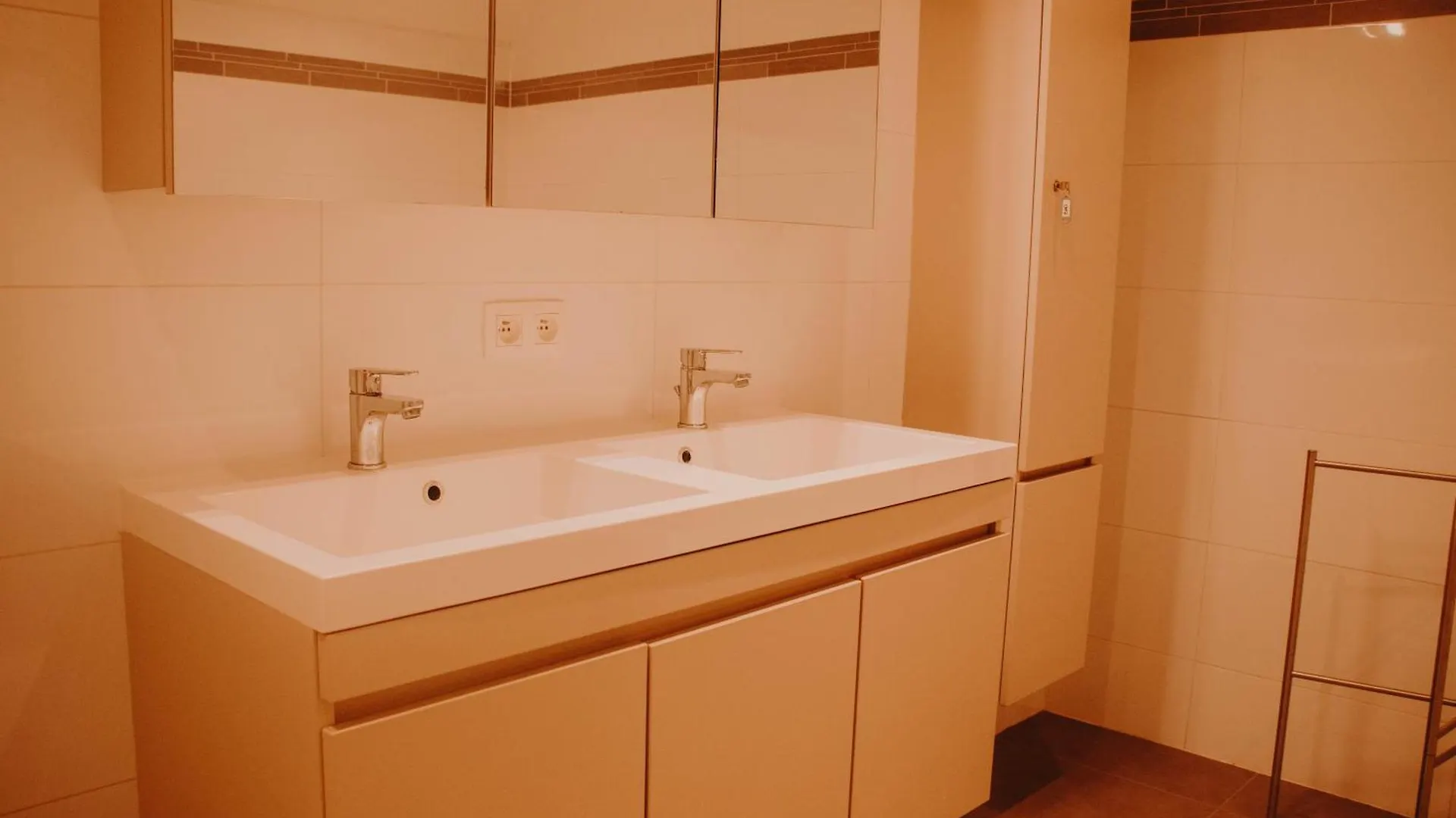 House In Ostend At 5 Min Walk From The Sea بيت للعطل